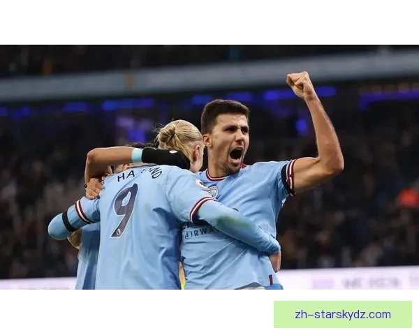 无票曼城球迷远征挪威爬树观战